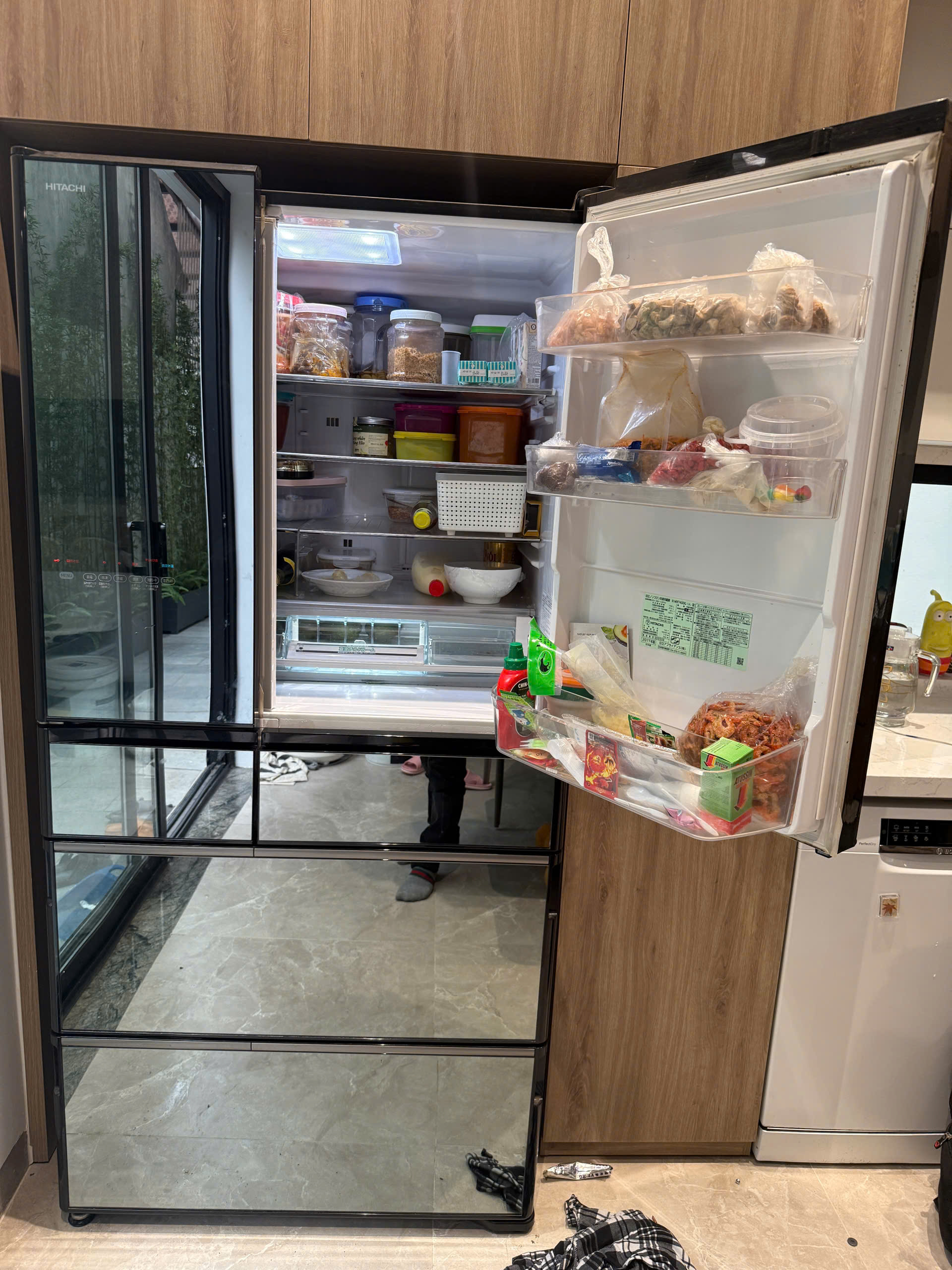 Sửa tủ lạnh Hitachi Bình Tân